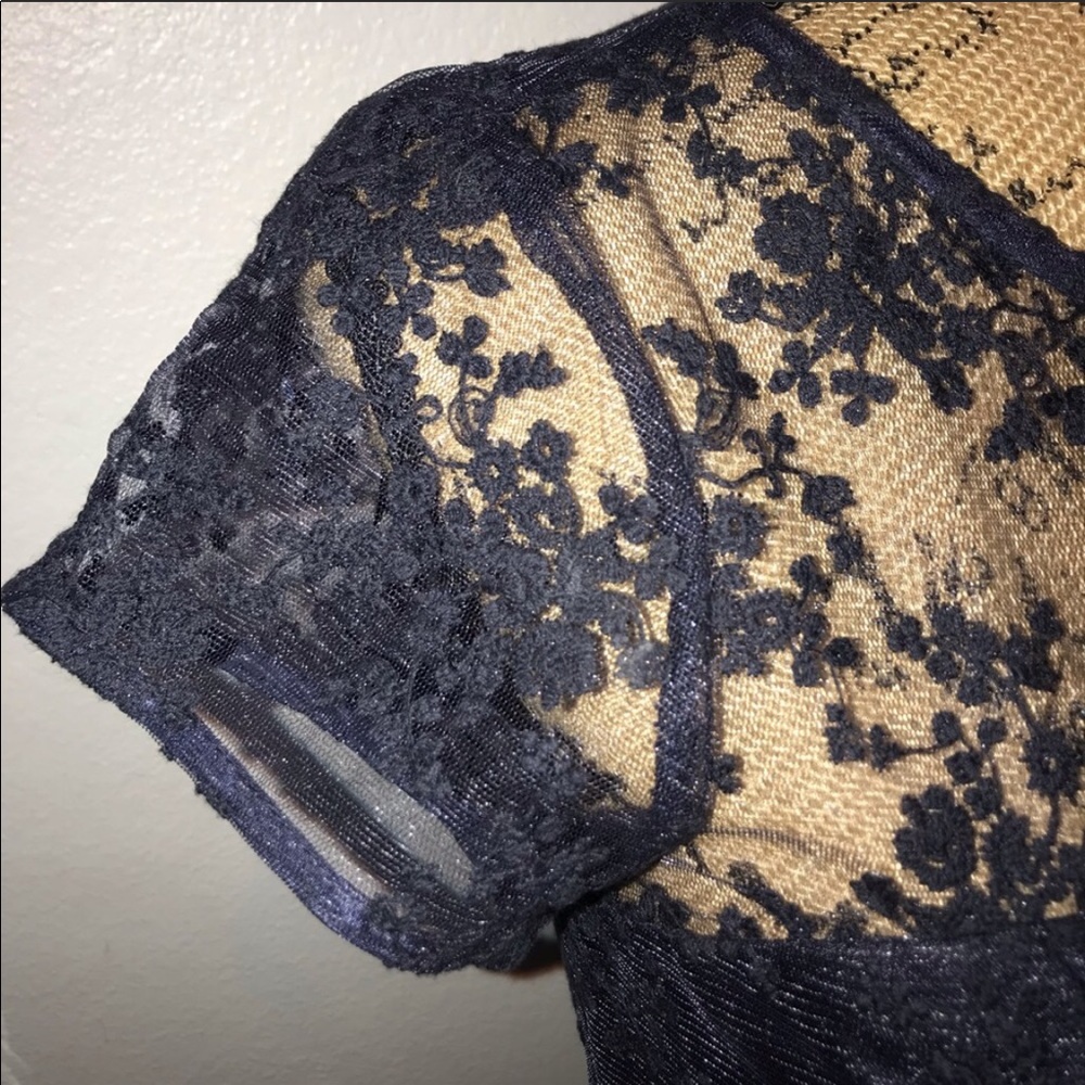 New Condition Gorgeous Lace Dress - Picture 4 of 7